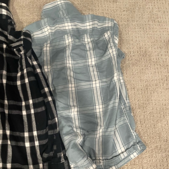 Hollister Men’s Medium Flannel Bundle - Picture 8 of 10